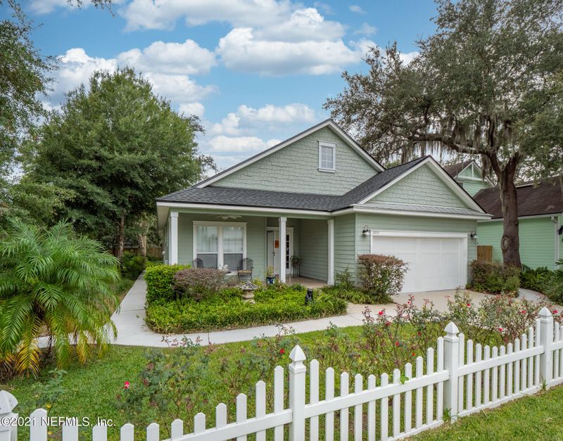 2010 Paradise Oaks Ct, Atlantic Beach, FL 32233