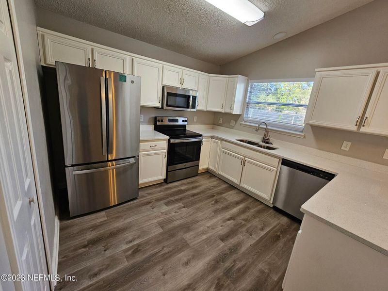 2012 Farm Way, Middleburg, FL 32068