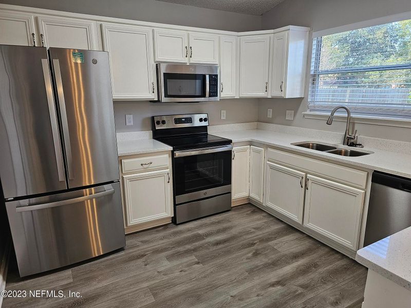 2012 Farm Way, Middleburg, FL 32068