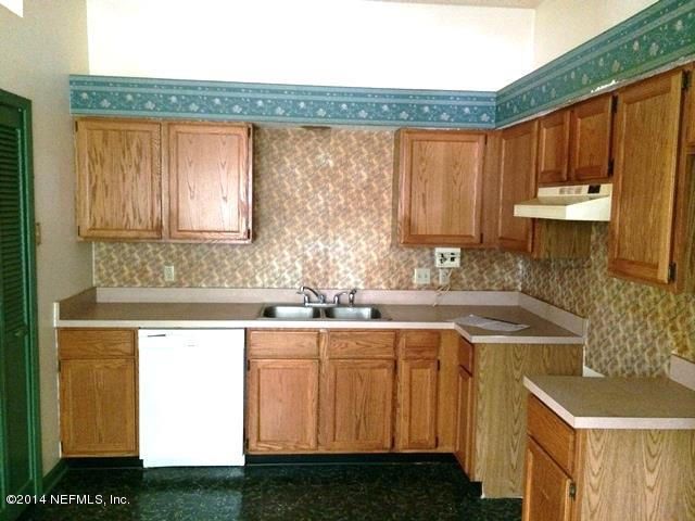 2013 W St Martins Dr, Jacksonville, FL 32246