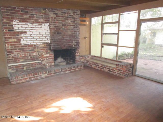 2016 Lake Weir Ave, Jacksonville, FL 32210