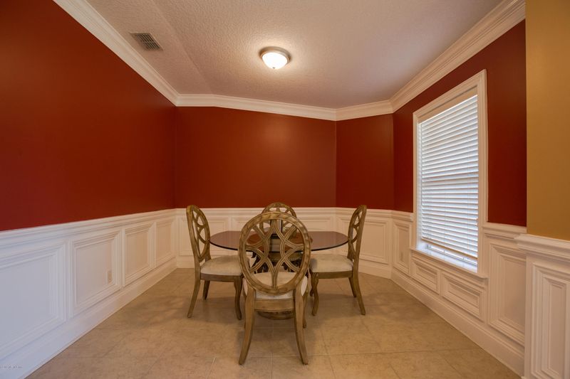 2017 Las Brisas Way W, Jacksonville, FL 32224