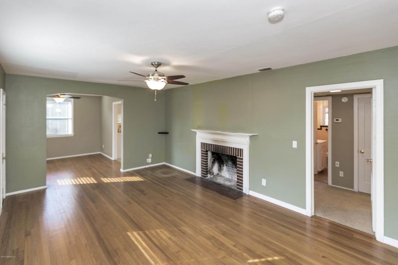 2020 Traymore Rd, Jacksonville, FL 32207