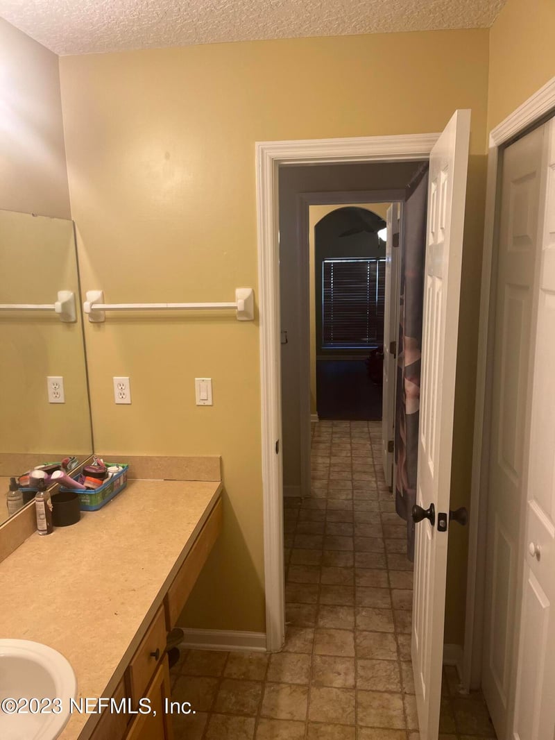 9326 Garden Overlook Ln, Jacksonville, FL 32219