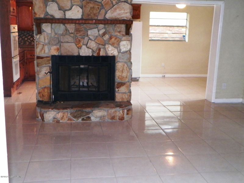 2033 Plantation Dr, Jacksonville, FL 32211