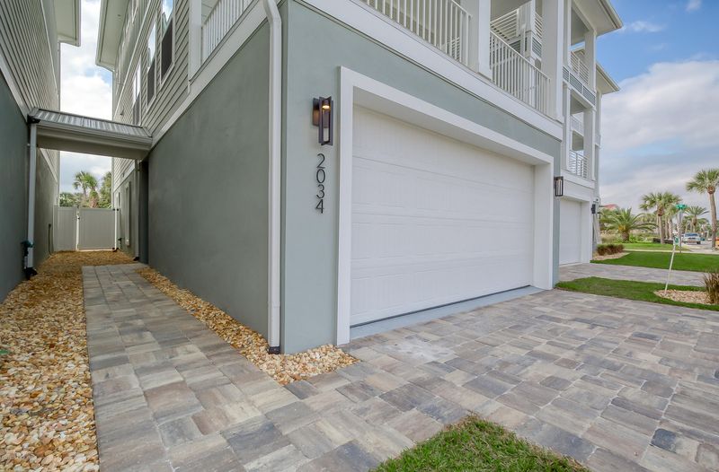 2034 1st St N, Jacksonville Beach, FL 32250