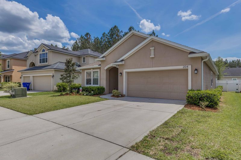 204 Tadcaster Ct, St Johns, FL 32259