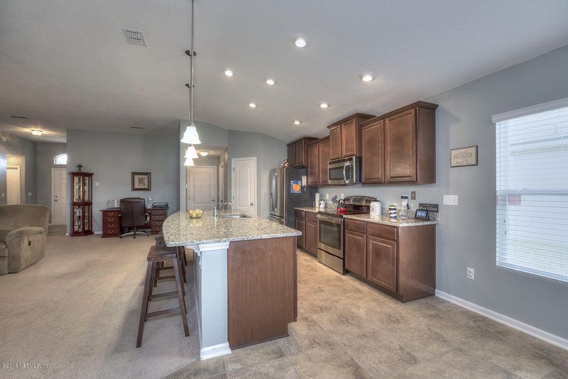 204 W Adelaide Dr, St Johns, FL 32259