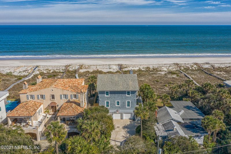 2041 Beach Ave, Atlantic Beach, FL 32233