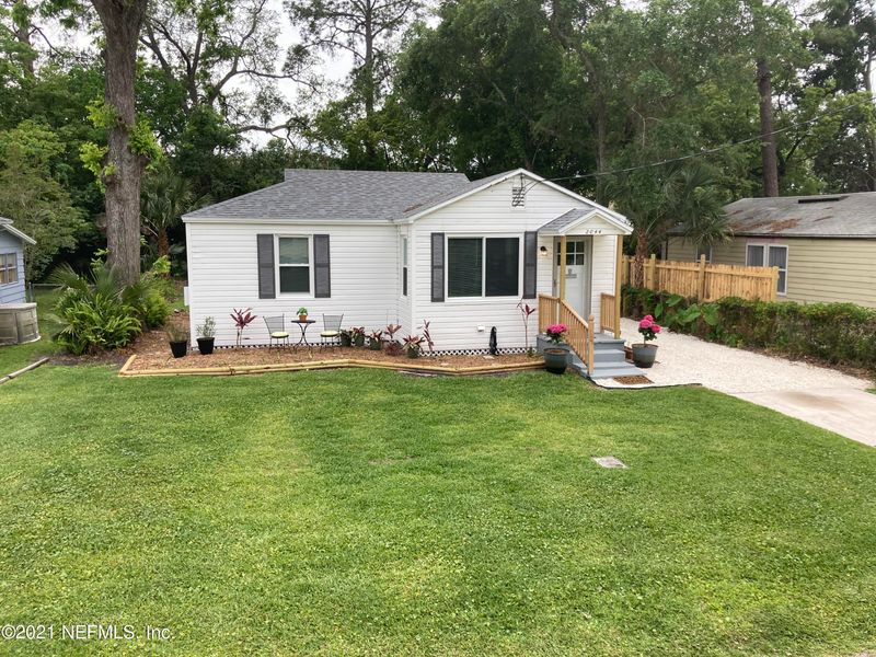 2044 Huntsford Rd, Jacksonville, FL 32207
