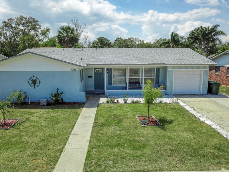 2048 10th St N, Jacksonville Beach, FL 32250