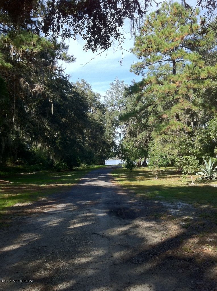2049 Bishop Estates Rd, St Johns, FL 32259