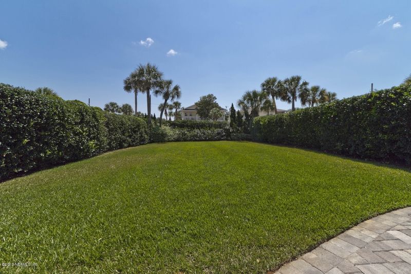 205--00 Oak St, Neptune Beach, FL 32266