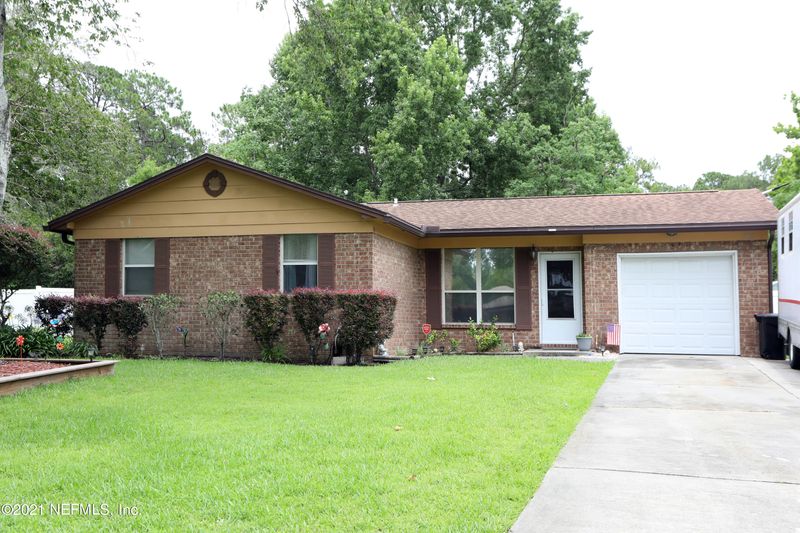 205 E Teakwood Cir, Middleburg, FL 32068