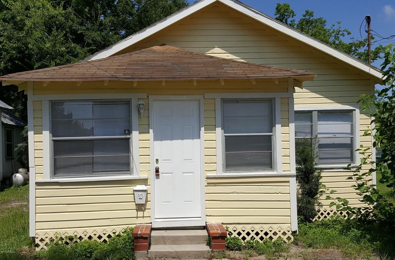205 S 9th St, Fernandina Beach, FL 32034