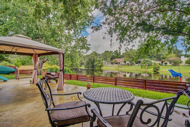 2051 St Martins Dr E, Jacksonville, FL 32246