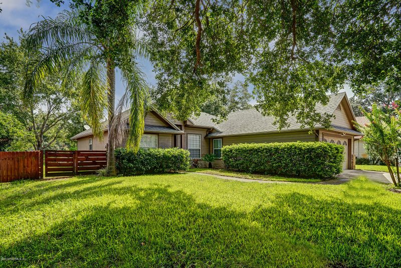 2051 St Martins Dr E, Jacksonville, FL 32246