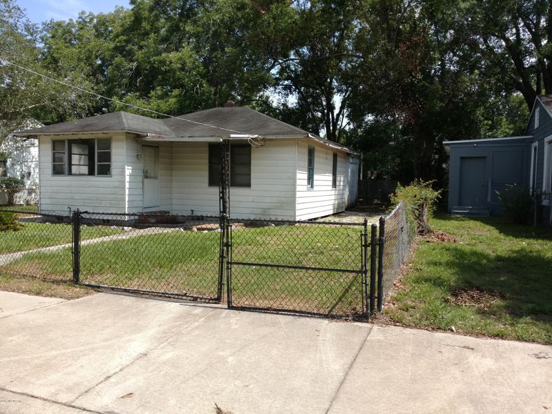 2052 W 16th St, Jacksonville, FL 32209