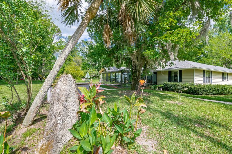 2057 River Oaks Dr, St Johns, FL 32259