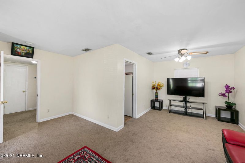 2059 Ryar Rd, Jacksonville, FL 32216