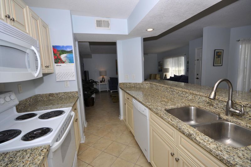 206 16th St #B, St Augustine, FL 32080