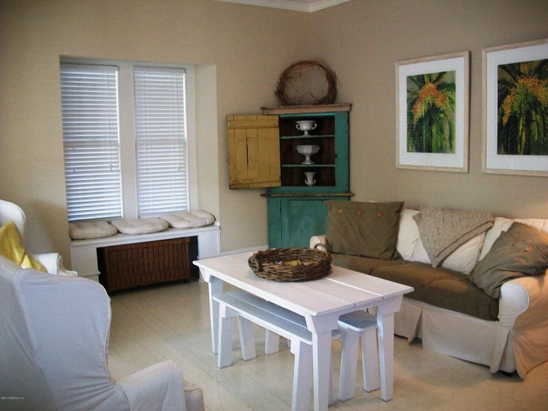206 S 6th St, Fernandina Beach, FL 32034