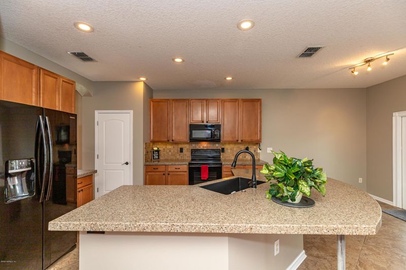 2061 Creekmont Dr, Middleburg, FL 32068