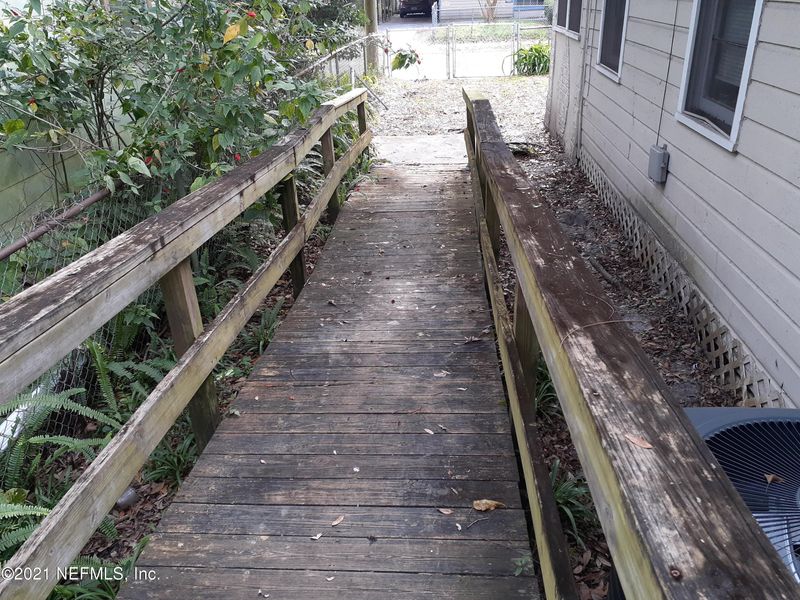 2063 W 17th St, Jacksonville, FL 32209
