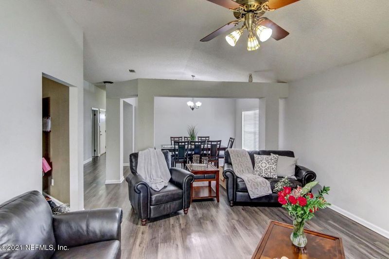 2066 Tanager Dr, Orange Park, FL 32073