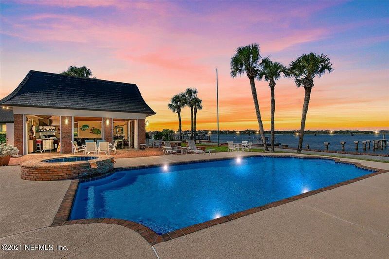 207 Inlet Dr, St Augustine, FL 32080