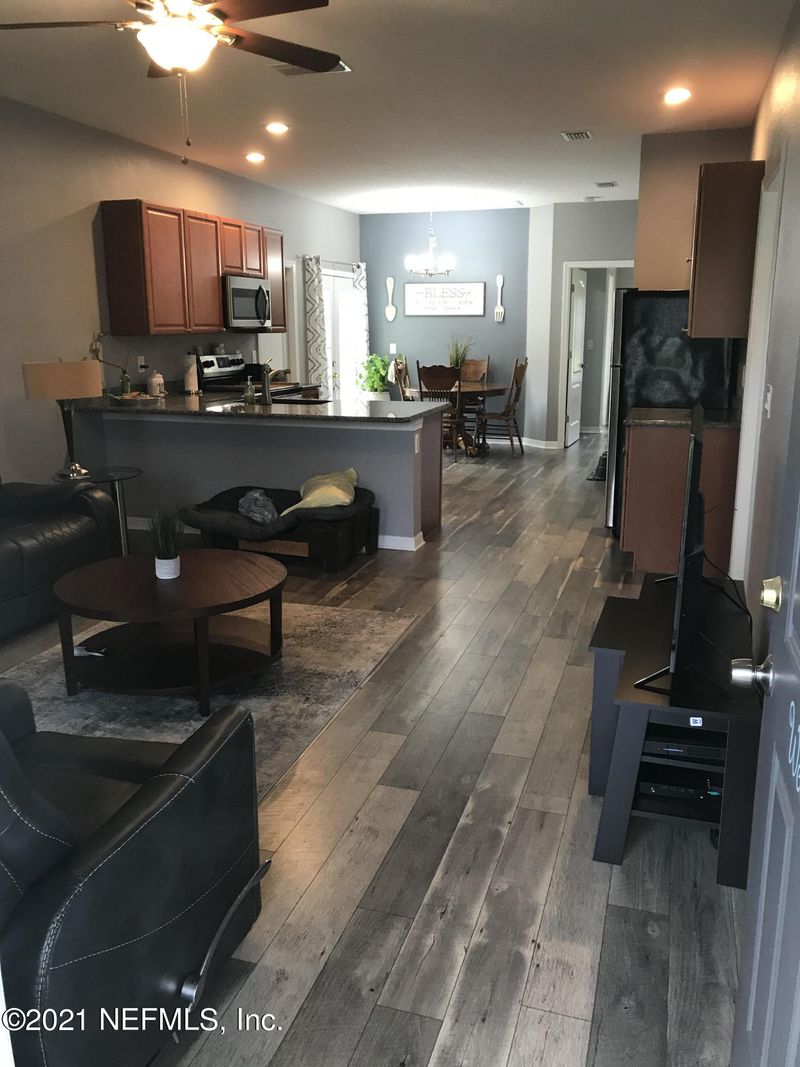 207 W Vivian Dr, Hastings, FL 32145
