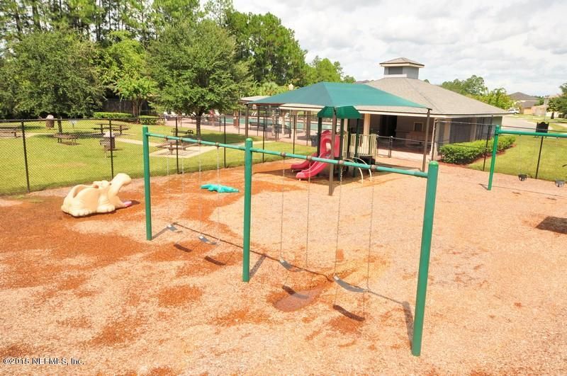2077 April Oaks Dr, Jacksonville, FL 32221
