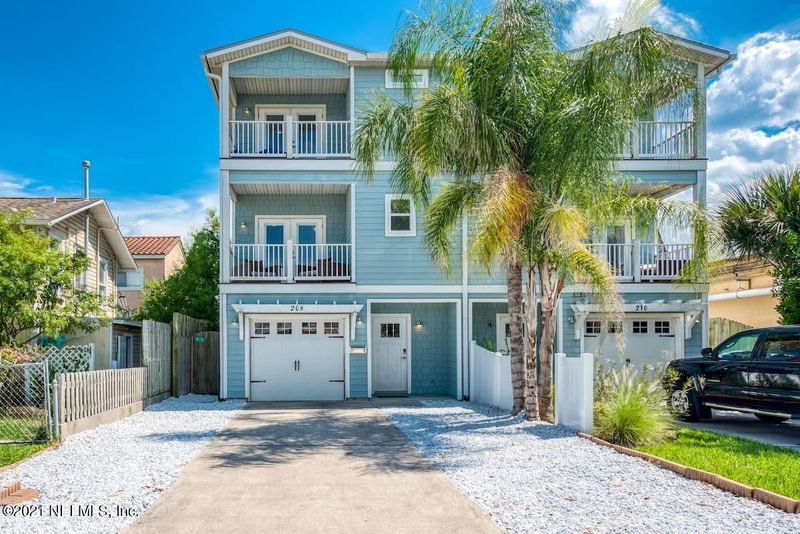208 12th Ave S, Jacksonville Beach, FL 32250
