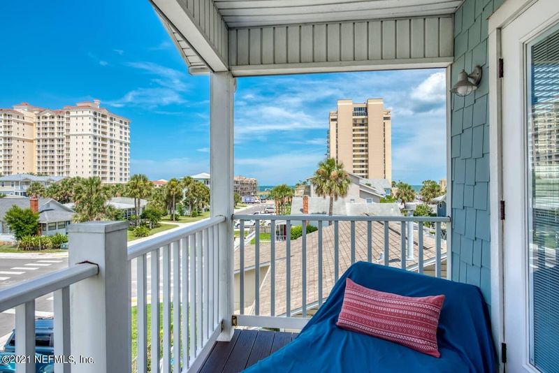 208 12th Ave S, Jacksonville Beach, FL 32250