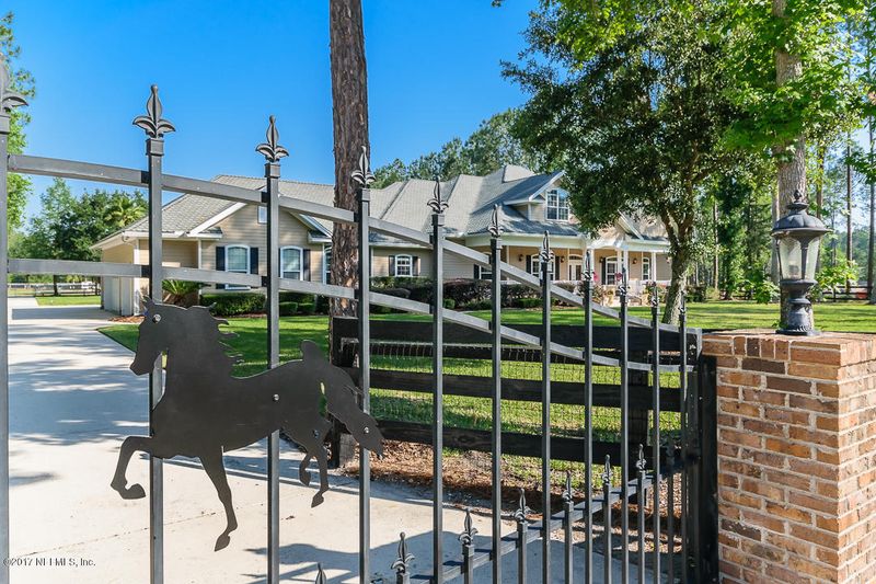208 Belmont Dr, St Johns, FL 32259