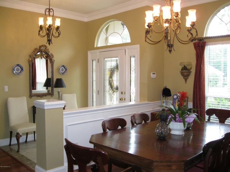 208 Elmwood Dr, St Johns, FL 32259