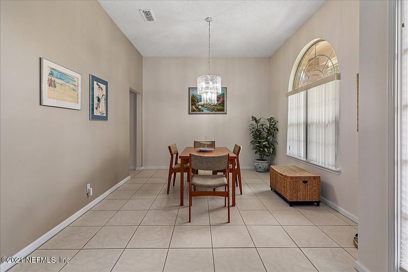 2084 Capistrano Dr, Jacksonville, FL 32224
