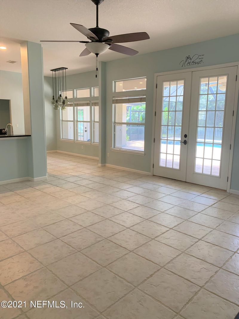 209 Strawberry Ln, St Johns, FL 32259