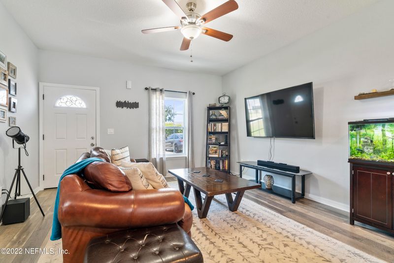 209 W Vivian Dr, Hastings, FL 32145