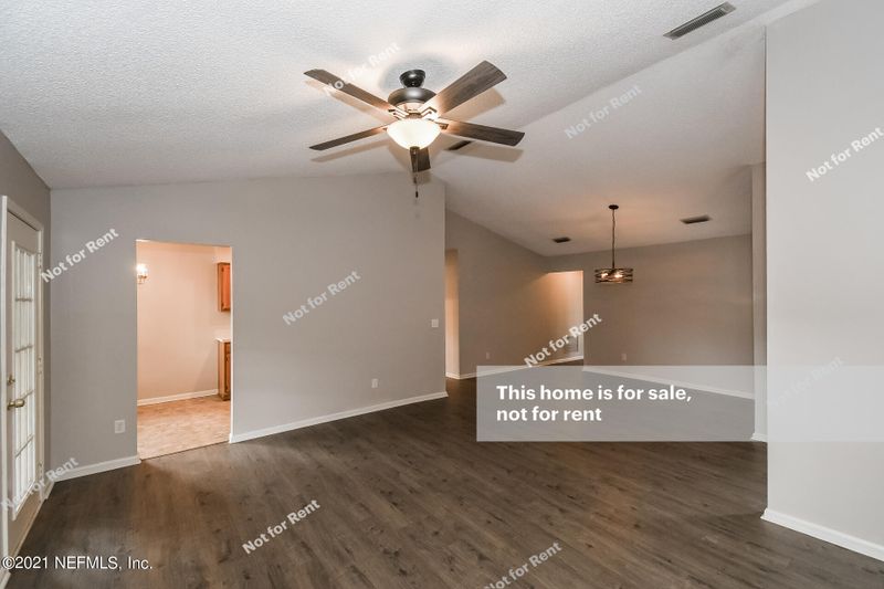 2093 Tanager Dr, Orange Park, FL 32073