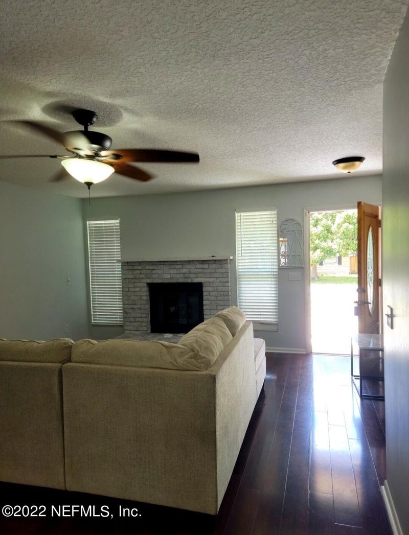 2095 Broad Oak Dr, Jacksonville, FL 32225