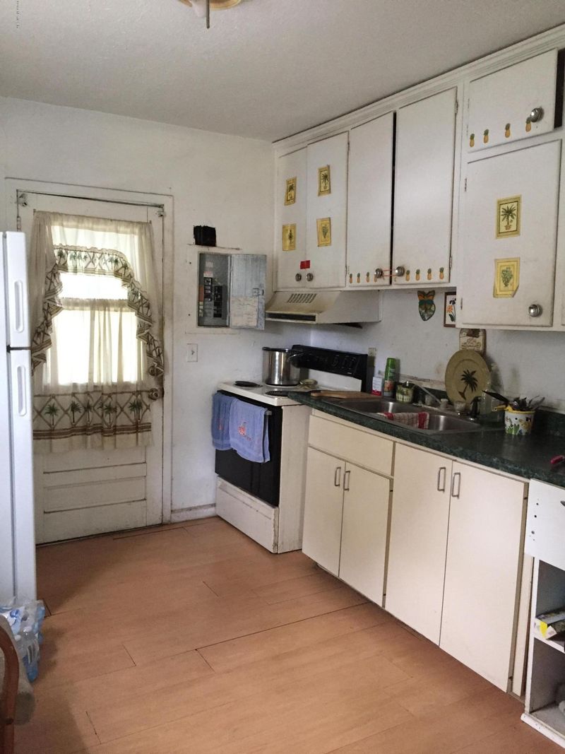 21 Jackson Ave S, Jacksonville, FL 32220