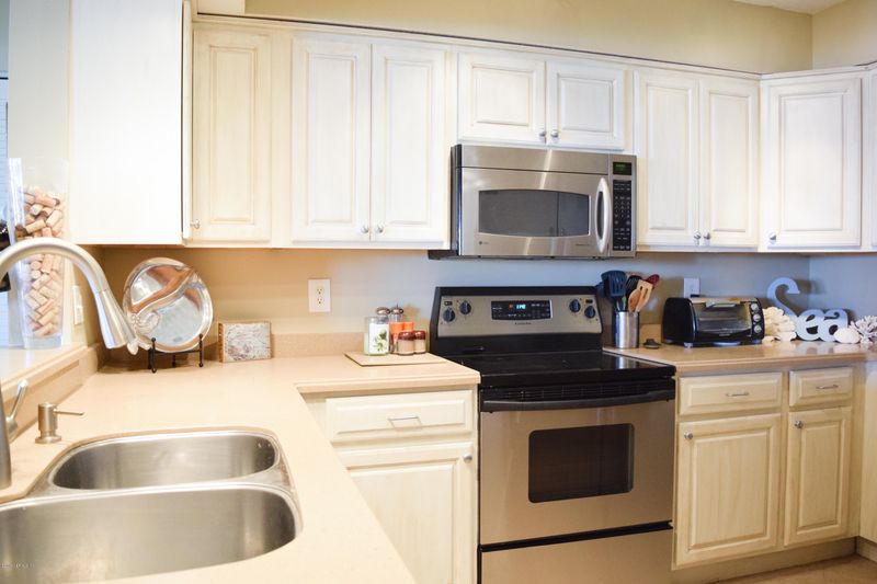 2100 Ocean Dr S #1B, Jacksonville Beach, FL 32250