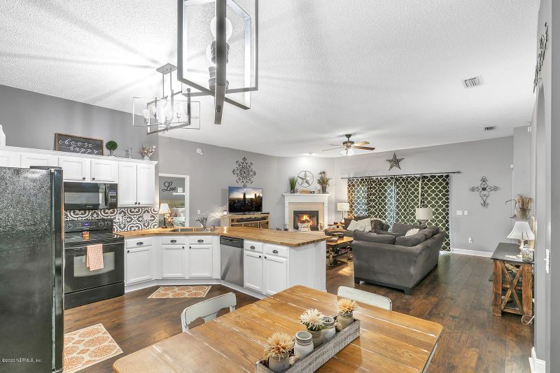 2101 Pebble Creek Ln, Orange Park, FL 32003