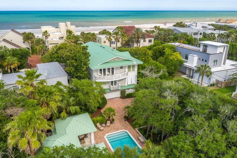 2102 Beach Ave, Atlantic Beach, FL 32233