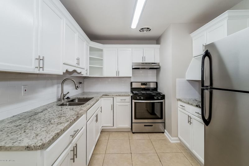 2103 Figaro Ln, Jacksonville, FL 32210