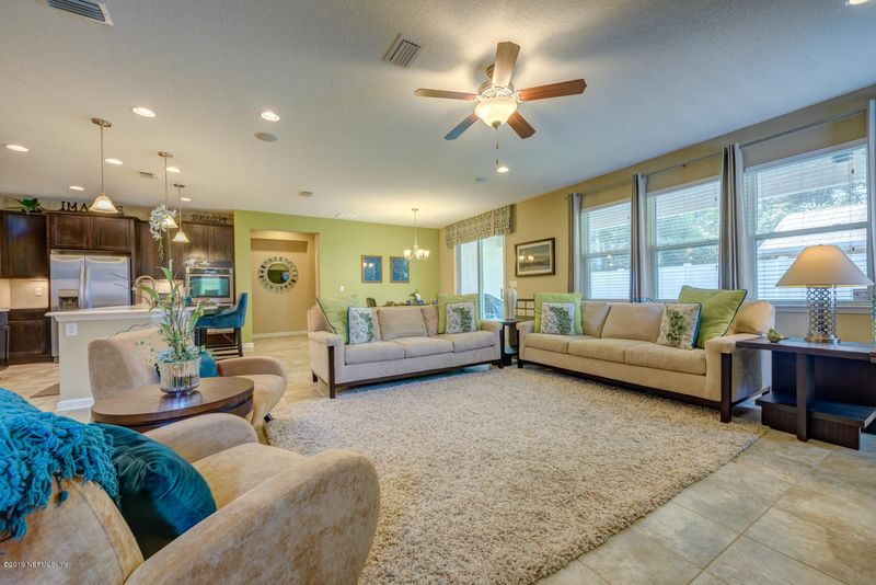 2106 Chandlers Walk Ln, Jacksonville, FL 32246