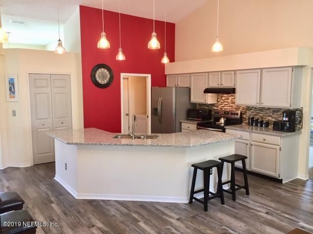 2108 Lady Di Ln, Jacksonville, FL 32246