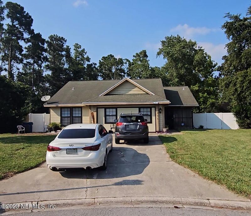 211 Danvers Ct, Jacksonville, FL 32225