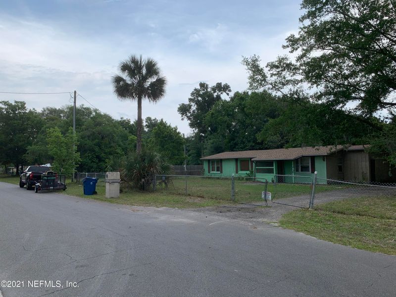 211 Jackson Rd, Jacksonville, FL 32225